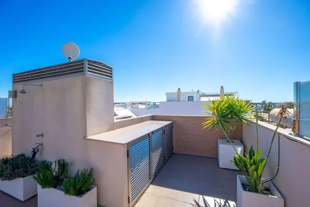 Ático con solárium privado de 47 m2 en Torre de la Horadada — 20