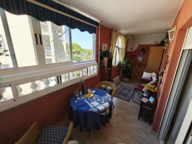 APARTAMENTO DE 2 DORMITORIOS CON PISCINA, APARCAMIENTO Y GRAN BALCÓN CERRADO EN TORREVIEJA — 8