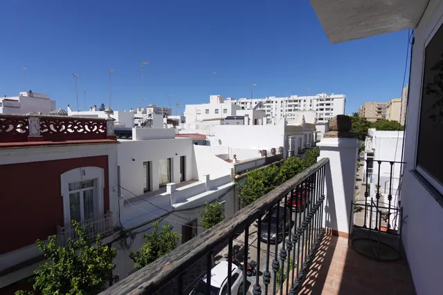 APARTAMENTO EN EL CENTRO. SOLO DURANTE EL CURSO ESCOLAR HASTA EL 30-06-2027 — 8