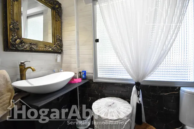 ¡chalet totalmente reformado con licencia turística! amplio con 4 viviendas independientes y piscina privada — 42