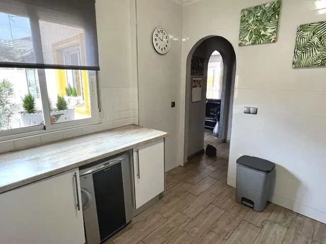 Villa independiente totalmente renovada con apartamento independiente y piscina en La Zenia!!! — 32