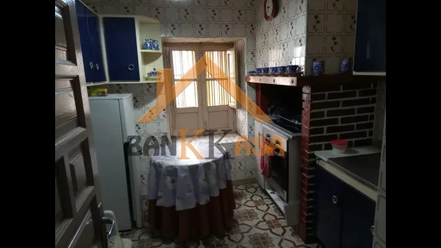 SE VENDE CASA CON LOCAL ABAJO EN FIÑANA ZONA CENTRO — 12