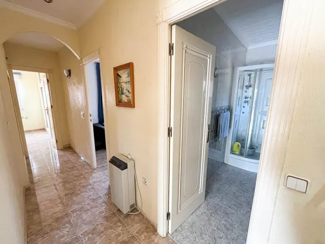 Chalet con piscina y amplias estancias en El Chaparral — 42