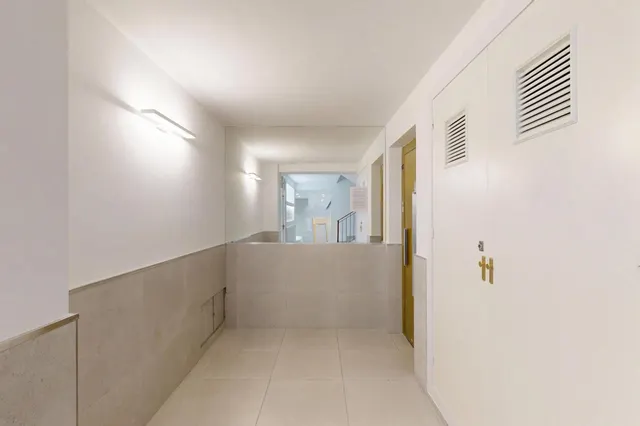 Piso reformado de 113 m2 en pleno centro de Murcia con 4 dormitorios y 2 baños — 39
