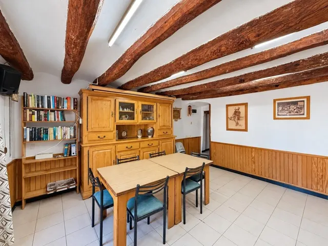 No es una casa más. Es una vivienda de 1880 con carácter. — 27