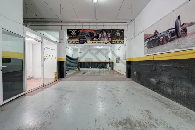 Local comercial + altillo tipo nave industrial en alquiler e - foto 5