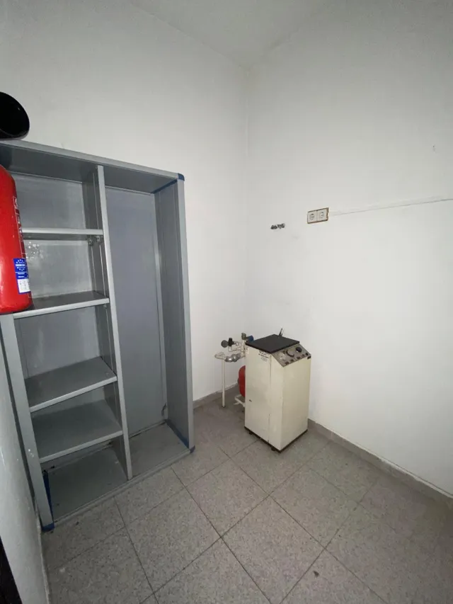 ALQUILER: Amplio Local Comercial en Alquiler en la Zona Alta de Ponferrada — 9