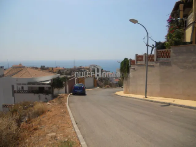 PARCELA URBANA CON VISTAS AL MAR Y MONTAÑA. - foto 2