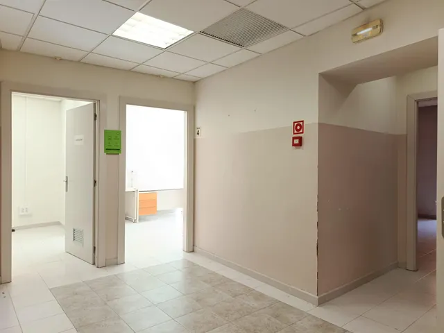 Local de grandes dimensiones en la Plaça Major de Manresa — 23