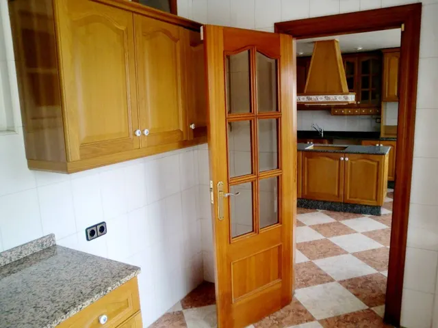 Chalet independiente en Murcia capital con parcela de 2.500 m2, piscina y 8 dormitorios — 10