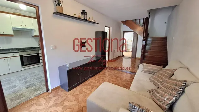 CASA COMPLETAMENTE REFORMADA EN ARENAS DE IGUÑA. — 9