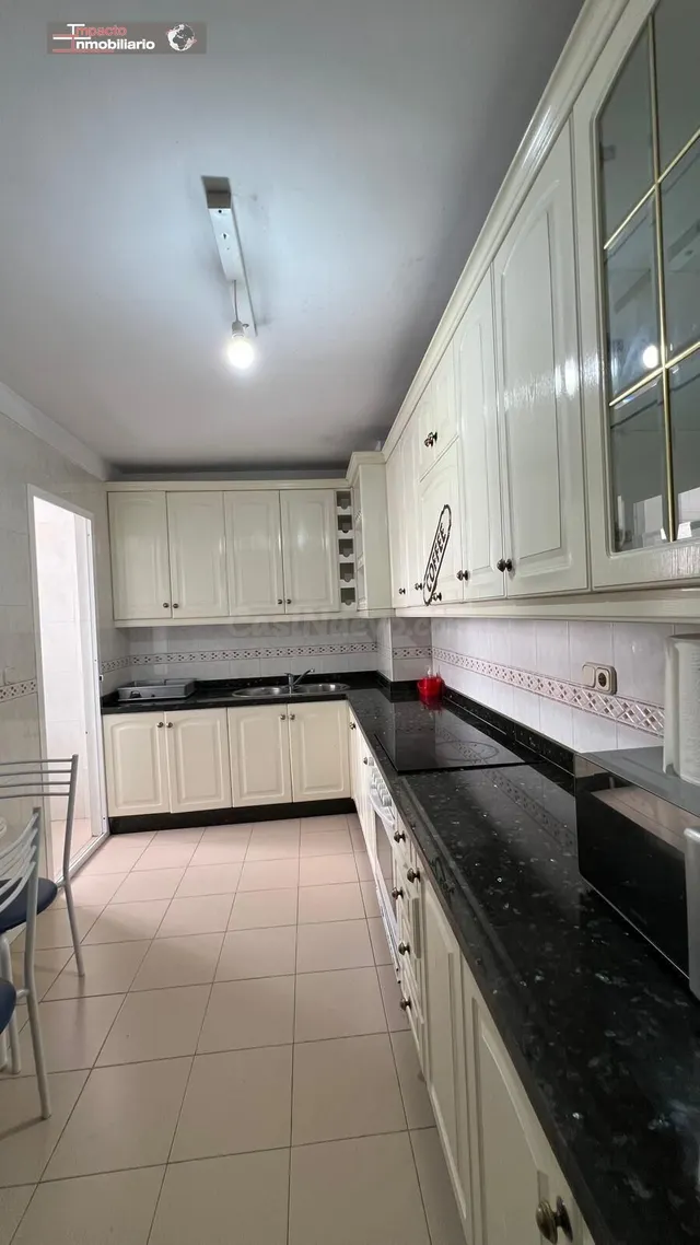 Amplio y Luminoso Piso en Nueva Andalucía, Almería - €290.00 - foto 2