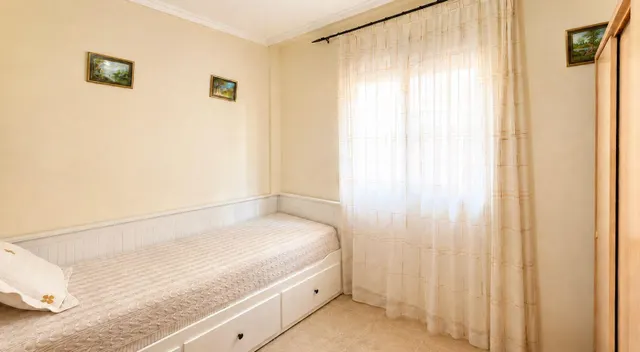 Casa con jardín privado, solárium y gran potencial en Ciudad Quesada — 30