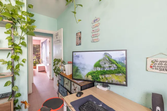 Amplia vivienda VPO con terraza, garaje y excelente ubicación junto a Avenida Juan Pablo II — 25
