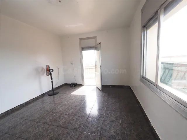 SE VENDE PISO EN TERRASSA, ZONA LA MAURINA