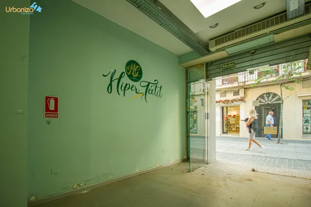 LOCAL COMERCIAL CALLE MENACHO BADAJOZ — 12
