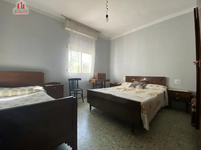 SE VENDE CASA SITUADA EN LA ZONA DE ALONGOS — 13