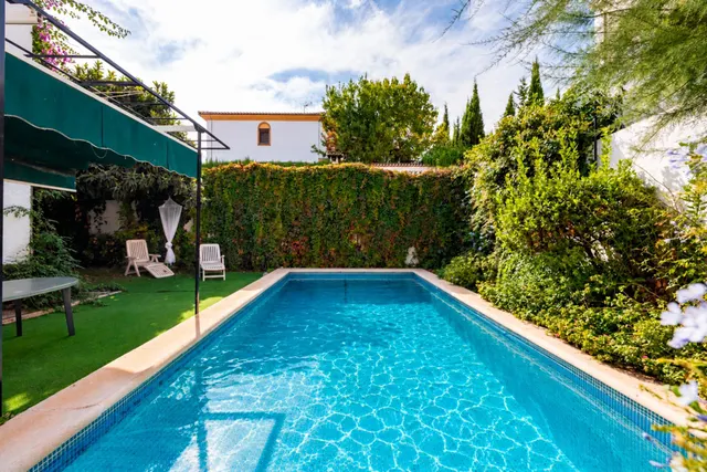 Preciosa casa en Ogíjares con piscina y jardín — 18