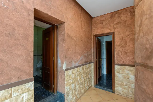 Casa tradicional con tres viviendas y antiguo local hostelero en arroes, Villaviciosa — 6