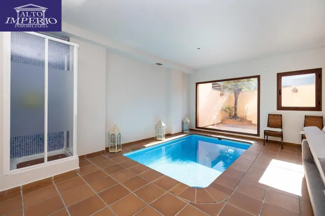 ESPECTACULAR CASA ADOSADA CON PISCINA INDEPENDIENTE — 39