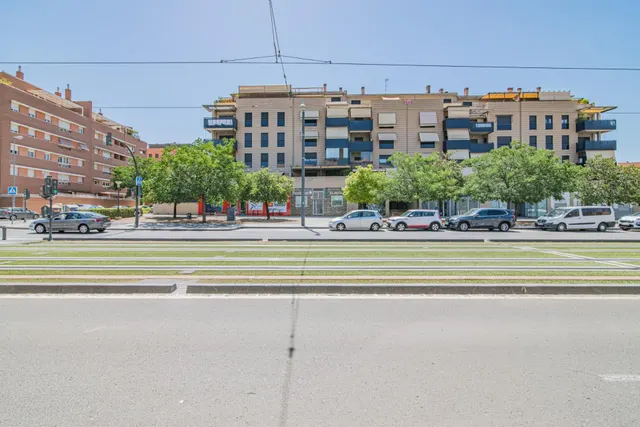 OPORTUNIDAD LOCAL COMERCIAL EN RENTABILIDAD EN EL BARRIO ALBAYDA — 29