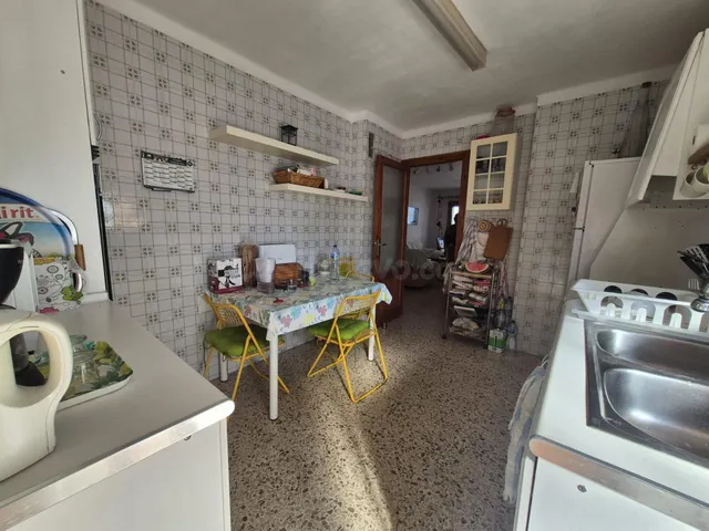 Piso de 3 dormitorios con un gran potencial - foto 4
