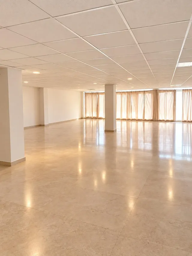 Edificio de gran superficie con potencial de cambio de uso en Manacor — 7