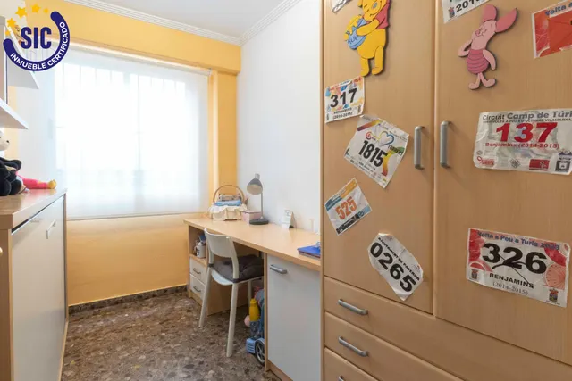 Se vende amplio piso en zona céntrica de Torrent — 11