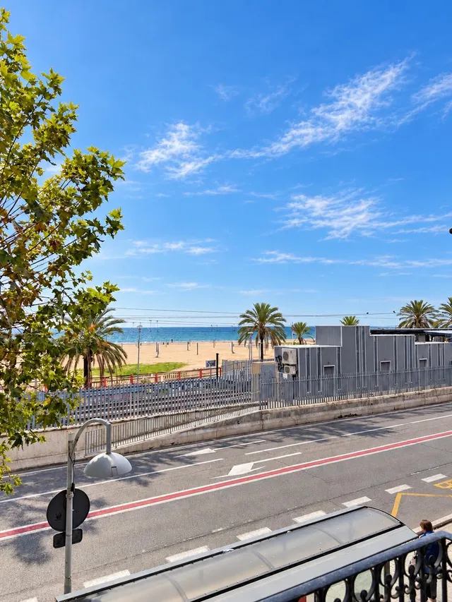 Primera línea de mar en el centro de El Masnou · Piso de épo
