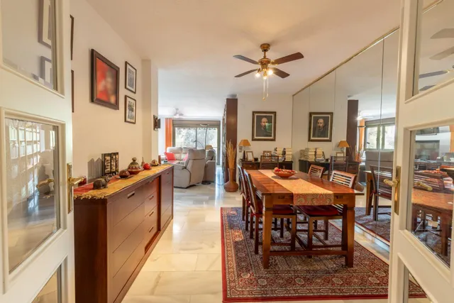 Exclusivo piso señorial con terraza en el Paseo del Salón (Cuesta de Escoriaza), con cochera y trastero. — 17