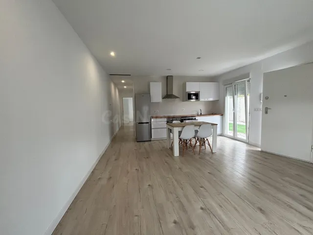 Chalet independiente a estrenar con piscina privada y jardín - foto 5