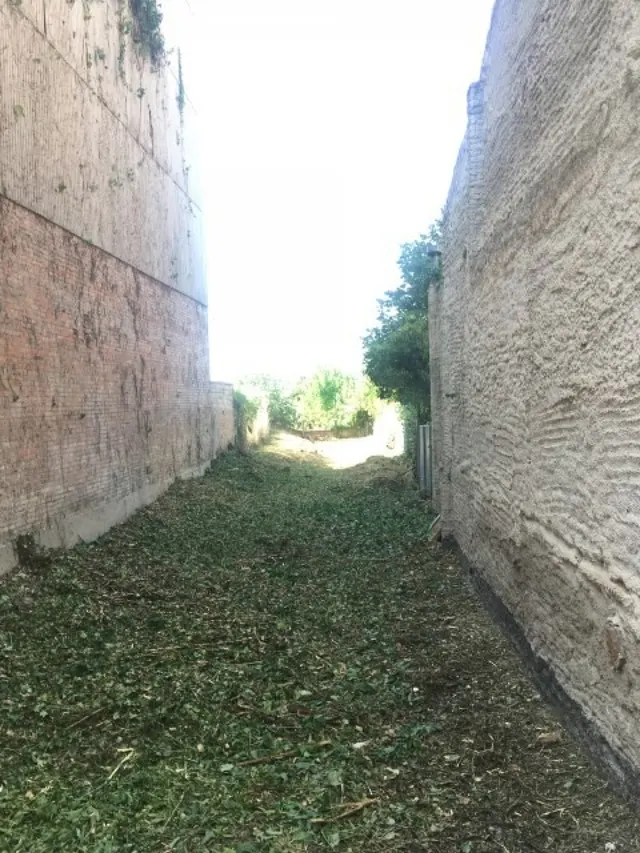 Solar urbà a la zona de Plaça Catalunya, edificable sotans, baixos i 5 plantes pis — 3