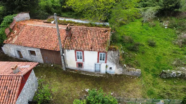 VENTA DE 2 CASAS A 2 KM DE LA PLAYA DE GUADAMIA - foto 2