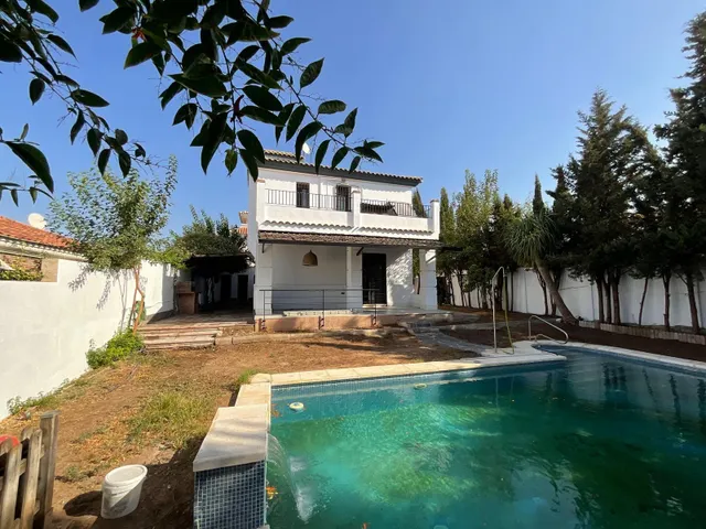 Bonita casa en Venta en la Ur. Campo Alegre de Alcalá de Guadaira. — 8