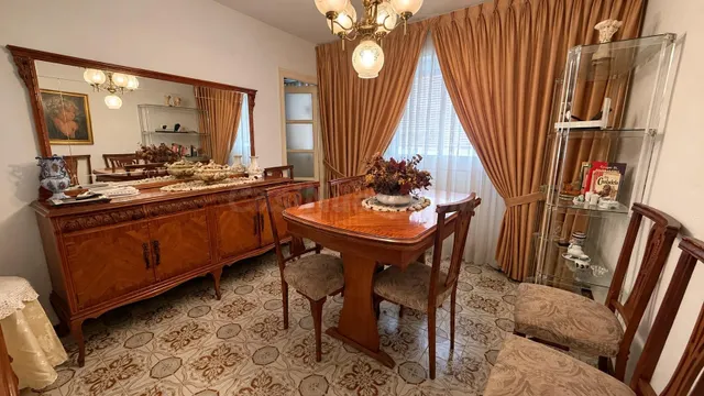 Vivienda luminosa con posibilidades de reforma y distribució