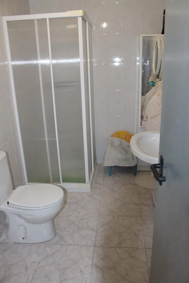 Te ofrecemos este chalet con casa de 200 metros cuadrados y 5.500 metros cuadrados de parcela! — 23