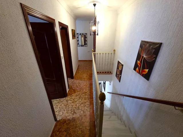 GRAN VIVIENDA CON GARAJE EN CHICLANA DE LA FRONTERA SITUADA EN LA ZONA DEL PILAR — 28