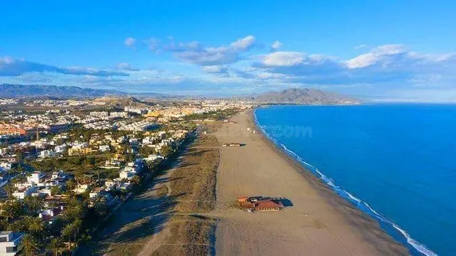 ¡Tu Hogar Ideal! ✨ a tres minutos de la playa de Villaricos - foto 3
