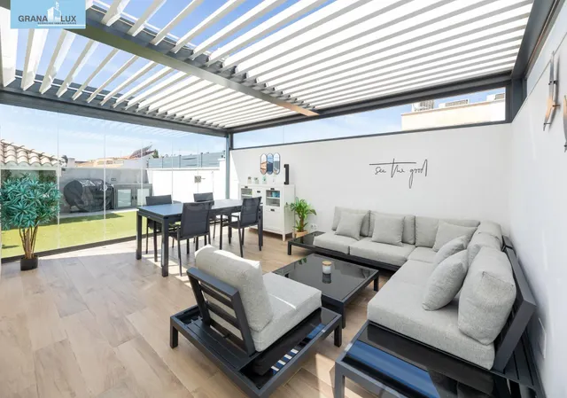 ÁTICO CON PERGOLA BIOCLIMATICA JUNTO AL METRO