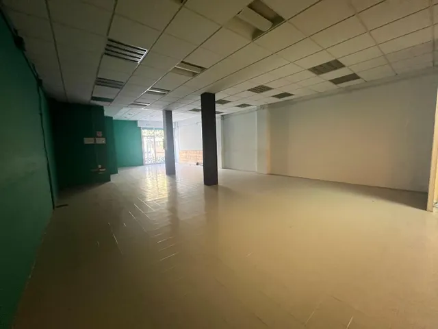 Local en Igualada con 350 m2 por 150.000 Euros. — 9