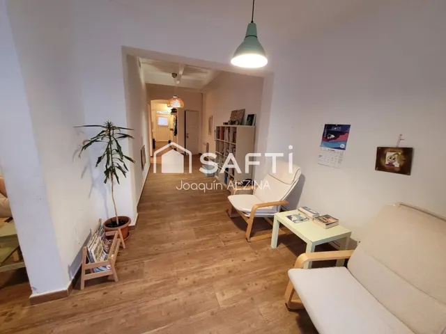 Casa céntrica con patio y 6 habitaciones en Mahón. — 10