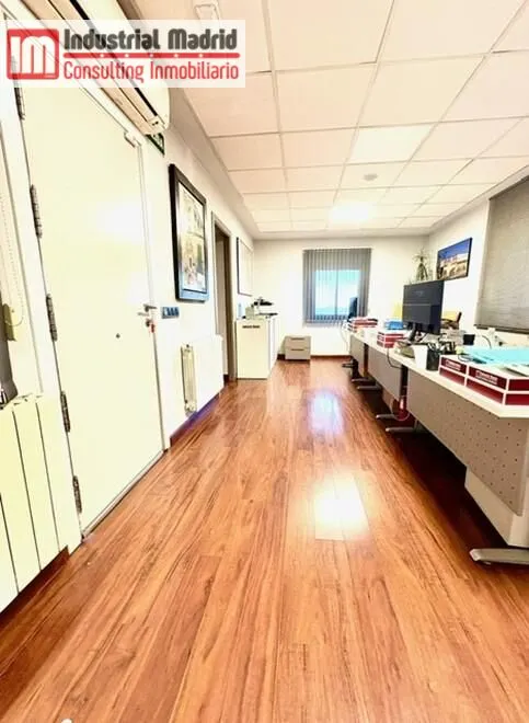 EDIFICIO DE OFICINAS EN ALQUILER Y VENTA EN ARGANDA DEL REY — 11