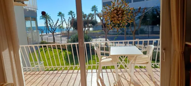 PISO EN CAMBRILS DE 2 habitaciones EN LA LLOSA CON PARKING.
