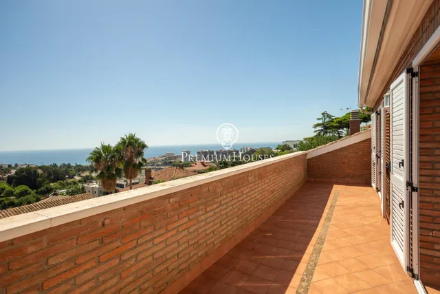 Amplio chalet con vistas al mar en Teià — 37