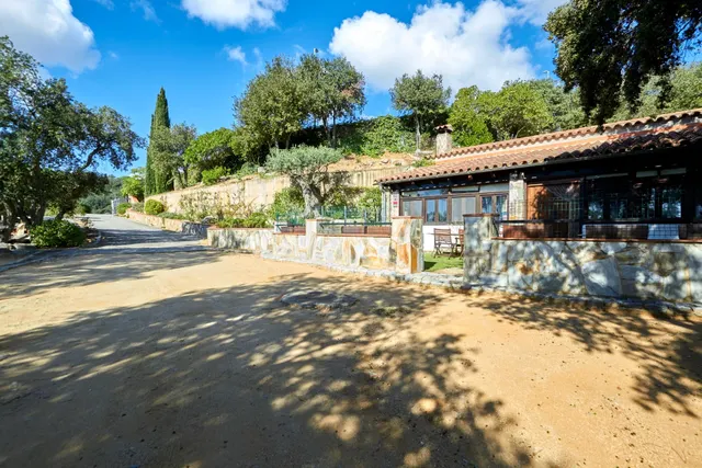 ESPECTACULAR CASA EN LA CORNISA CON VISTAS AL MAR — 37