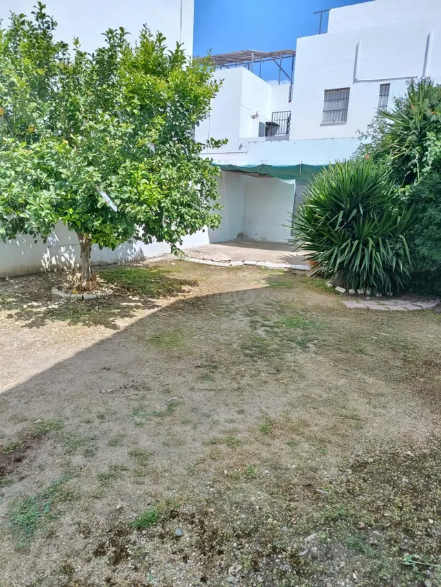 Solar urbano de 121 m2 en Alcalá del Río (Sevilla) para cons