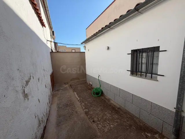 Casa con patio en Torremocha - foto 4