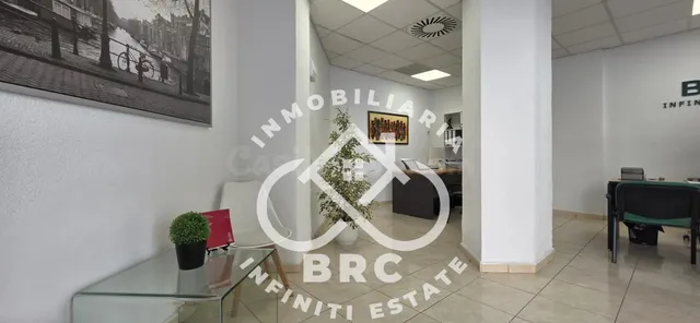 Amplio Local Comercial Reformado en Arrancapins, Valencia -  - foto 2