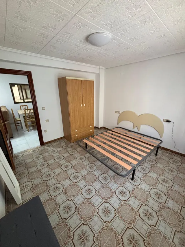 Piso de 4 habitaciones con ascensor y patio en Benicalap — 15