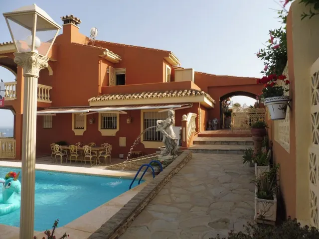 Espectacular villa en primera línea en Mijas Costa — 22